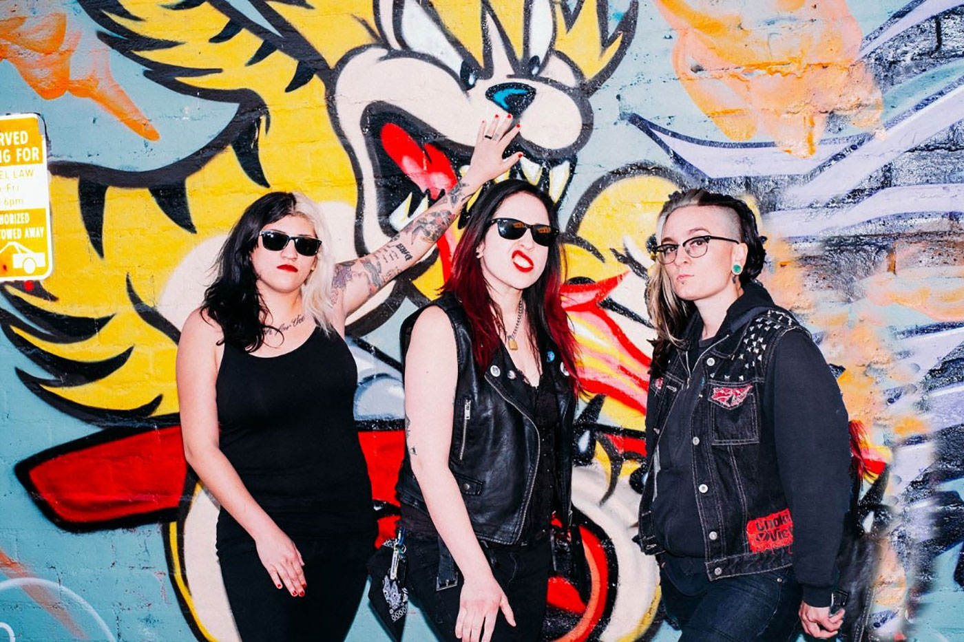 Itchy & Tarakany Celebrate The International Women's Day With A 7" Split Release Featuring Members Of The Venomous Pinks & The Baboon Show 2 unnamed 2 2