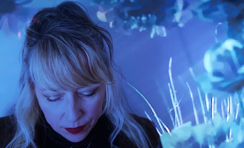 Shirlé Hale Released Debut Solo Album “The Silver Garden“