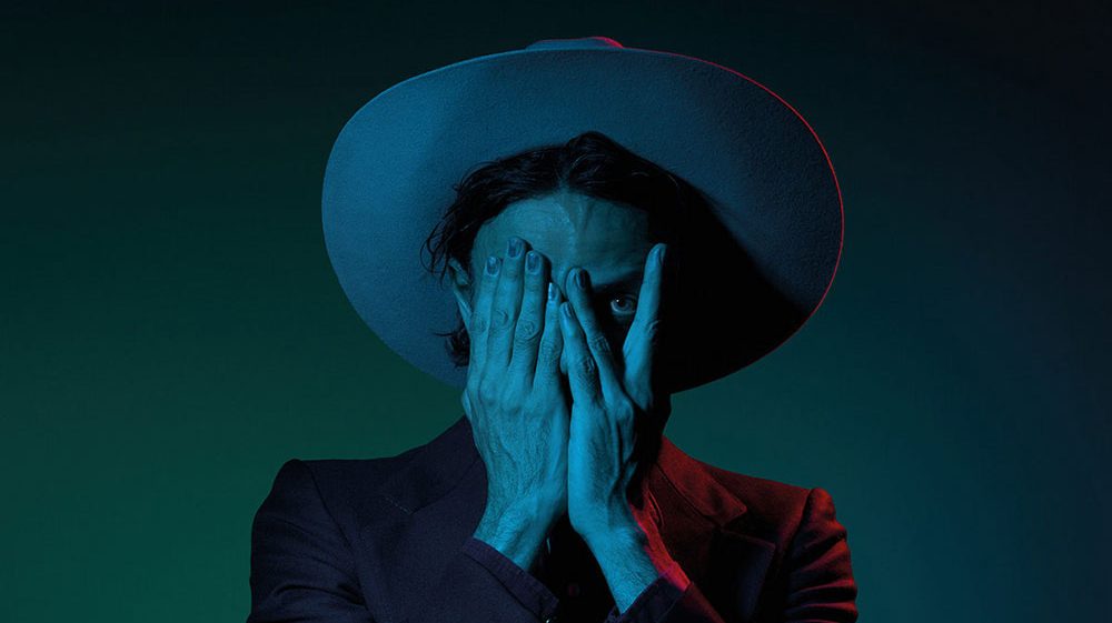 Stella Burns Released New Single “Love And Thunder”