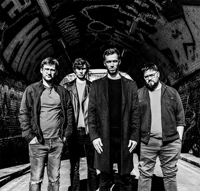 Roses In December - The Day That He Saw Red