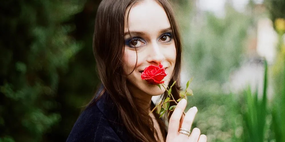 Tess Parks Shared New Single And Video “California’s Dreaming”