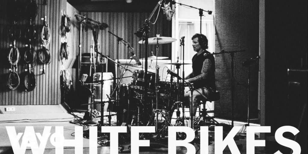 Thursday Released “White Bikes”&nbsp;Video