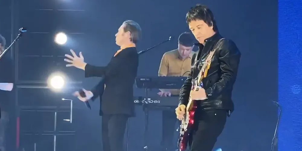 Johnny Marr Joins Franz Ferdinand For Epic Onstage Collaboration In Manchester