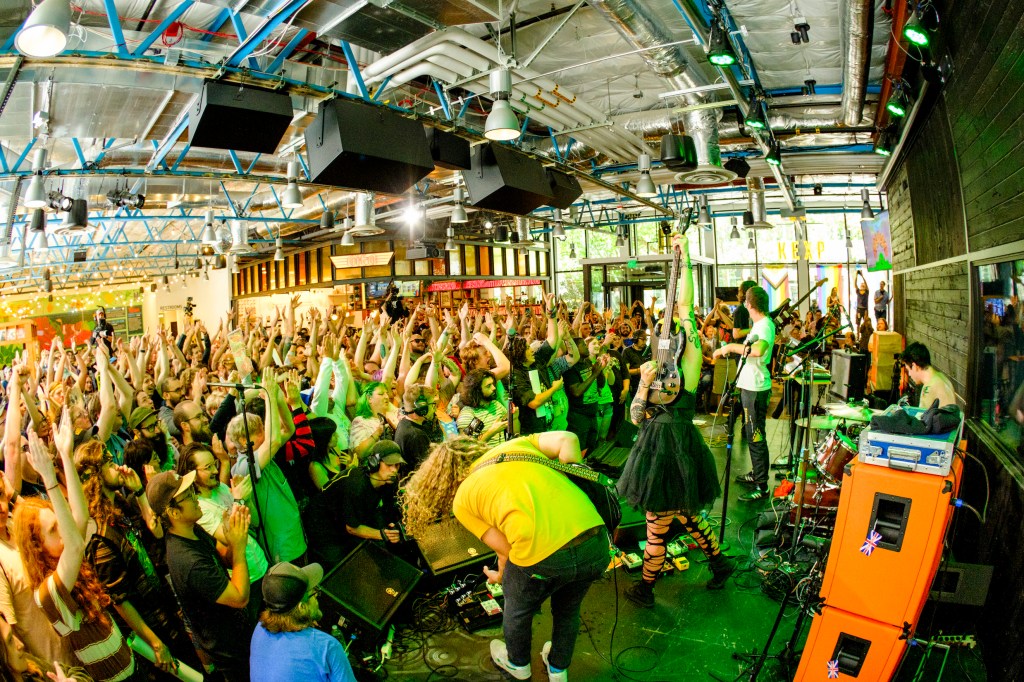 Frankie & The Witch Fingers