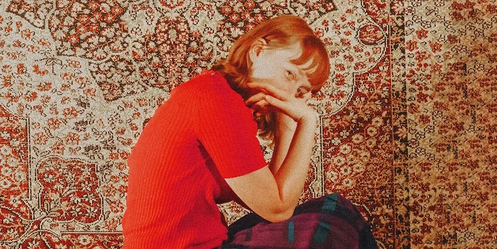 Discover Emma Harner’s Math Rock-Infused Indie Sound In ‘False Alarm’ Live&nbsp;Video