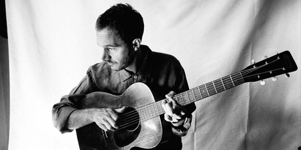 Tom Smith Of Editors Shares Debut Solo Single “Lights of New York City” Via Play It Again&nbsp;Sam