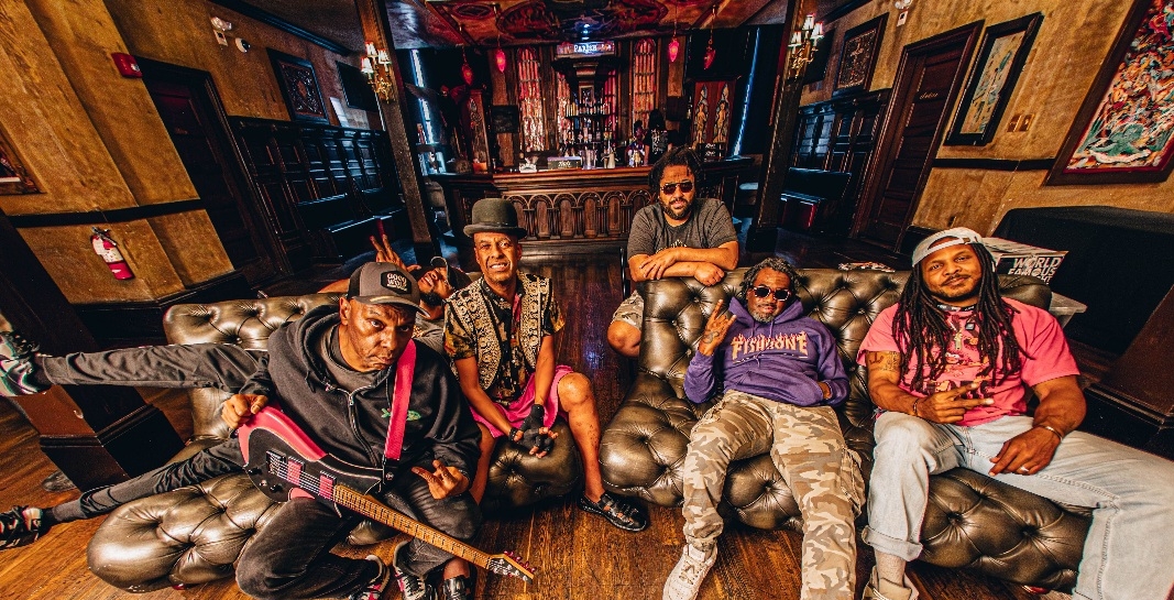 image_editor_output_image-2114865113-1764071073462