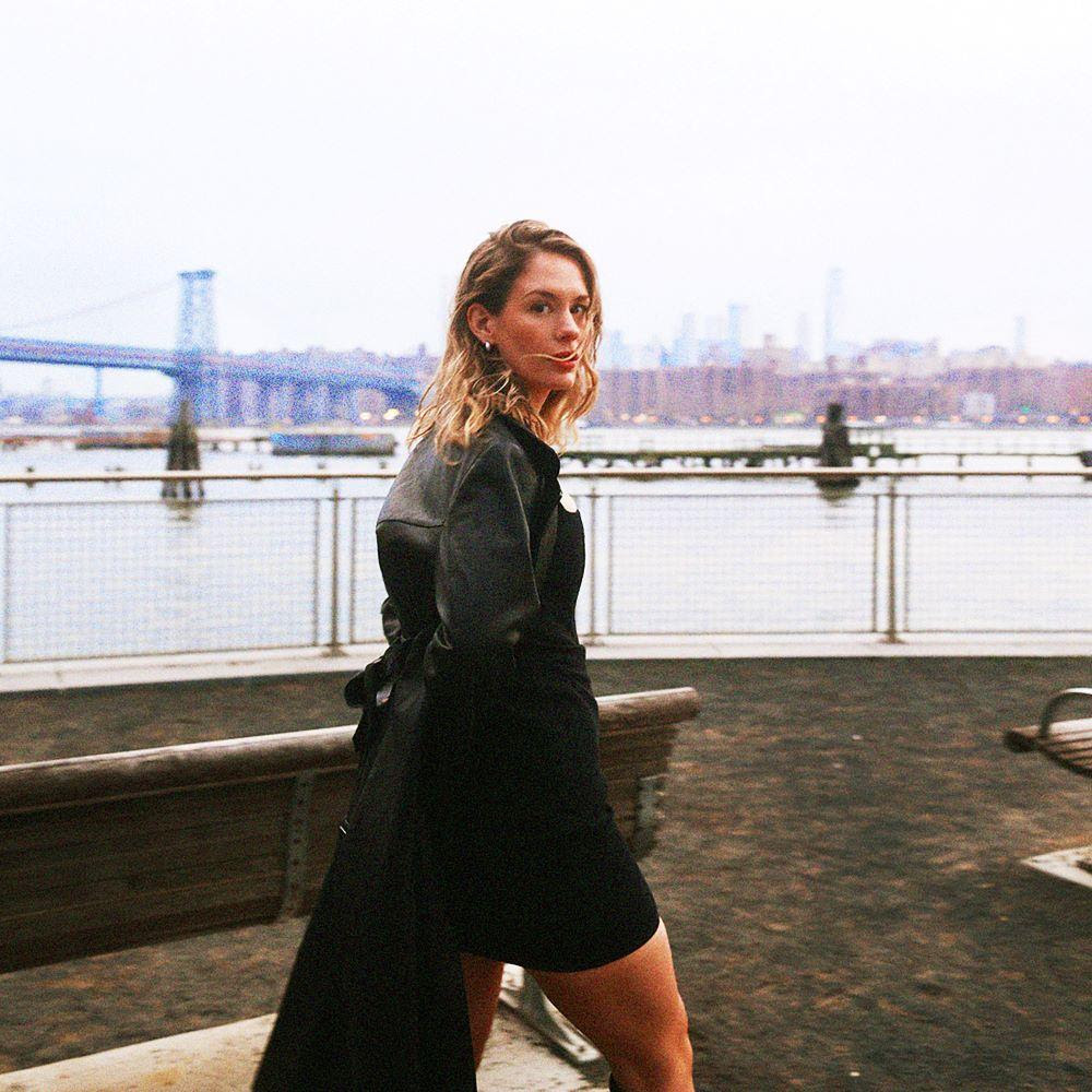 Anna Of The North - Girl In A Bottle