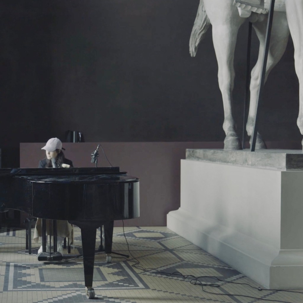 Hannah Schneider - In This Room