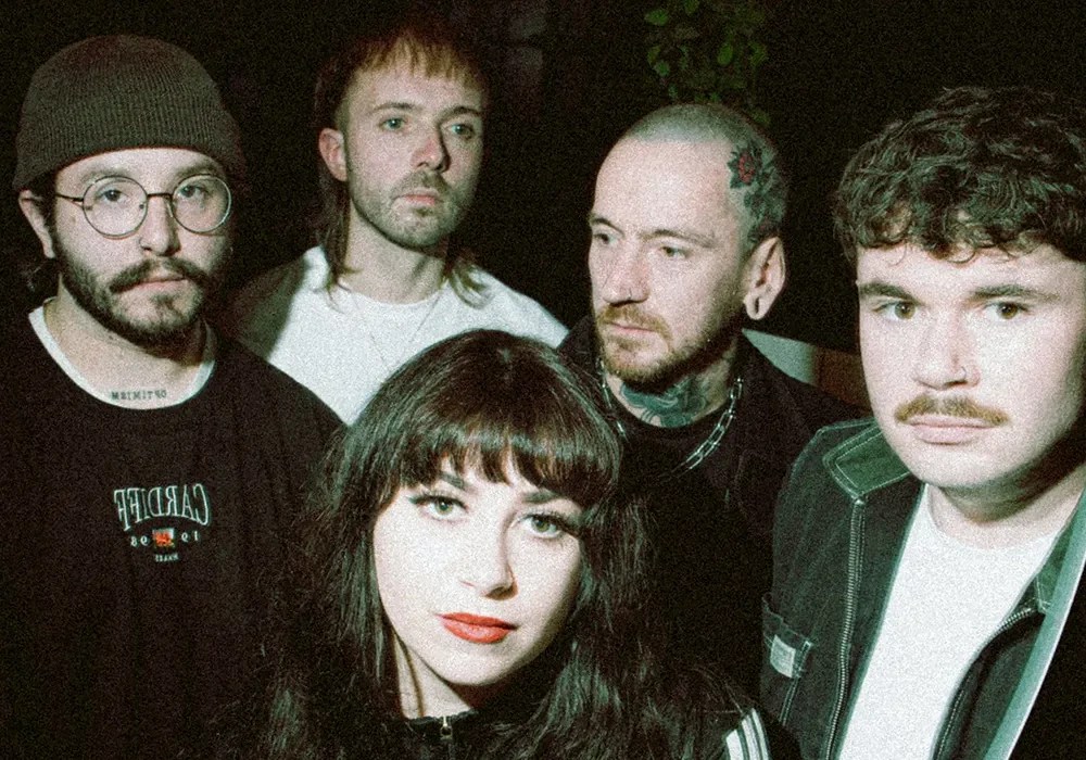 Welsh Post-Punk Band Bambees Release Video For “NOEYES//NOLOVE”