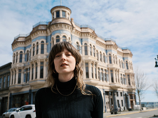 Melanie Radford Releases Video For "Sink & Swallow" 1 Melanie Radford